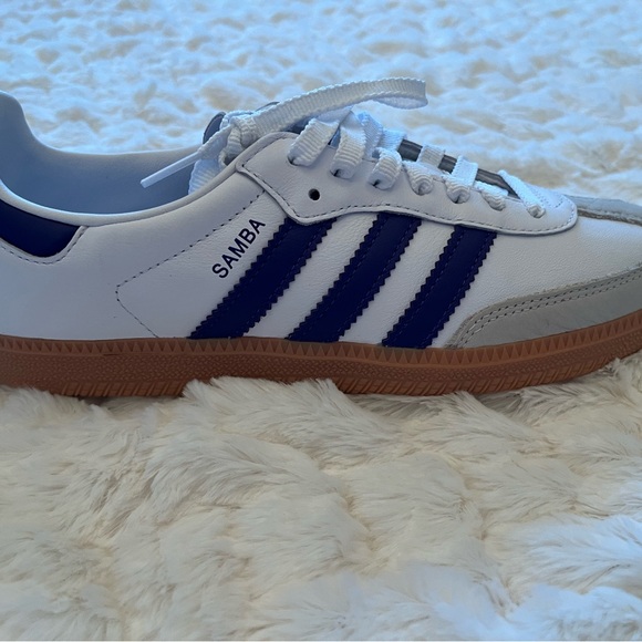 Women's Samba Sneakers - Picture 4 of 5